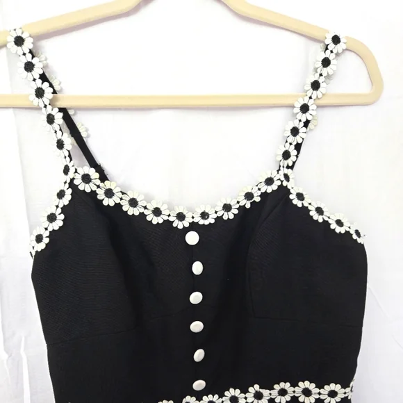 Shein Sleeveless Blouse with Daisy's - Picture 5 of 6